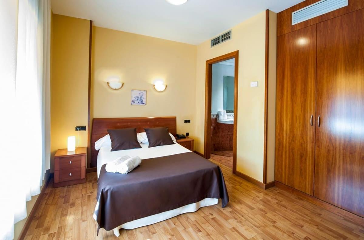 Hotel Ciutat De Tarrega Exterior photo
