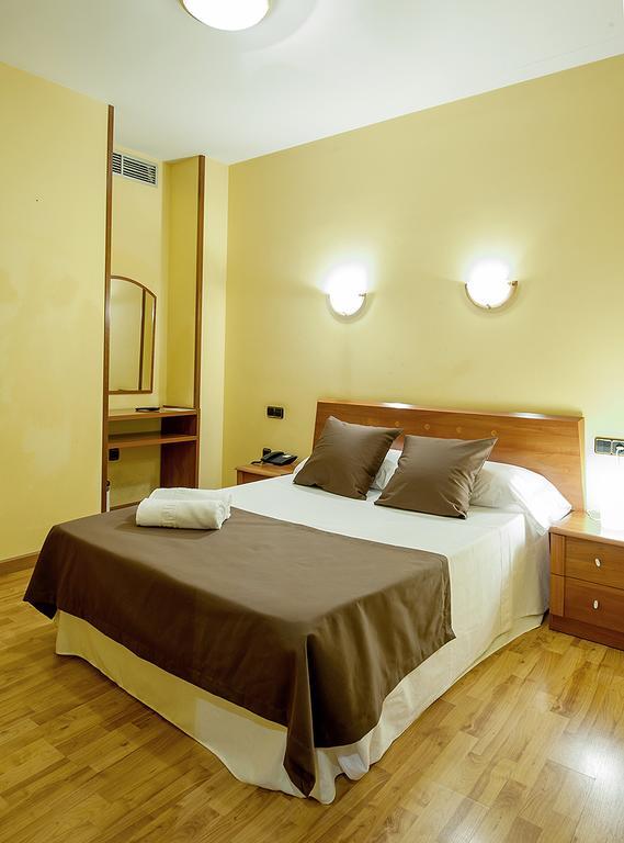 Hotel Ciutat De Tarrega Room photo